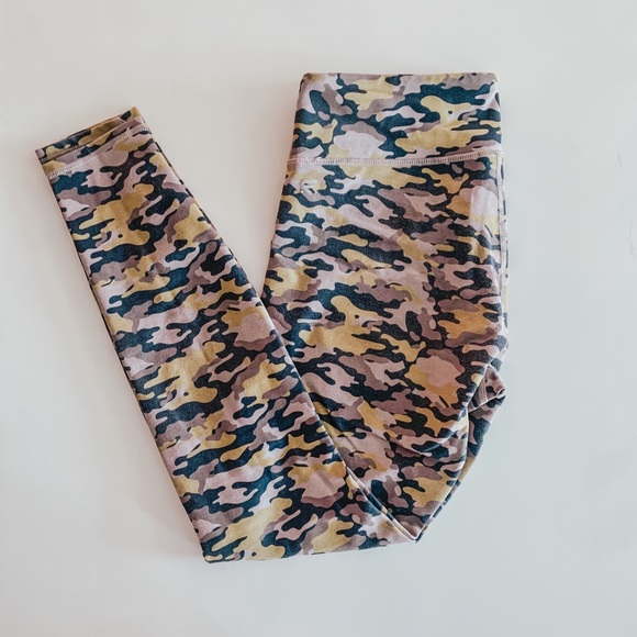 Mid-Rise Camo Printed Heathered Legging - Picture 2 of 6